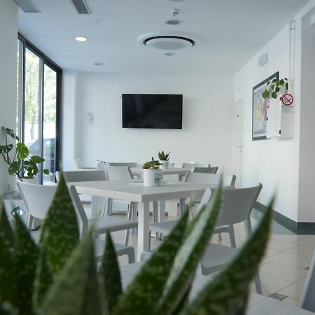 Lively Hotel Bellaria-Igea Marina Buitenkant foto