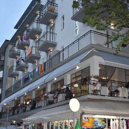 Lively Hotel Bellaria-Igea Marina Buitenkant foto