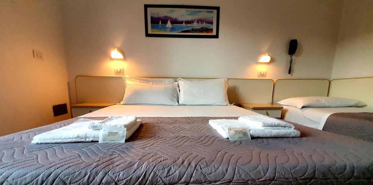 Lively Hotel Bellaria-Igea Marina Buitenkant foto