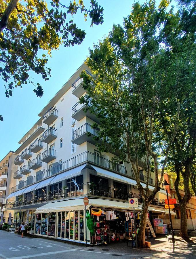 Lively Hotel Bellaria-Igea Marina Buitenkant foto