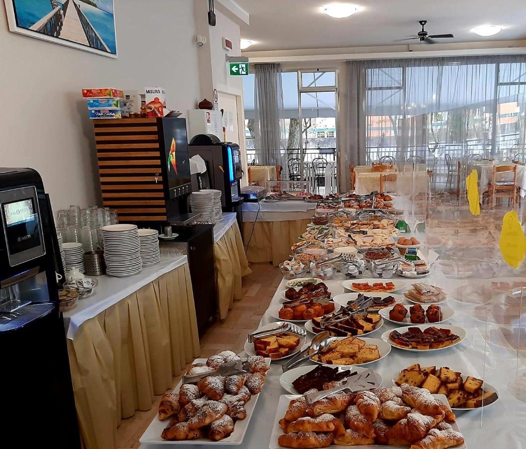 Lively Hotel Bellaria-Igea Marina Buitenkant foto