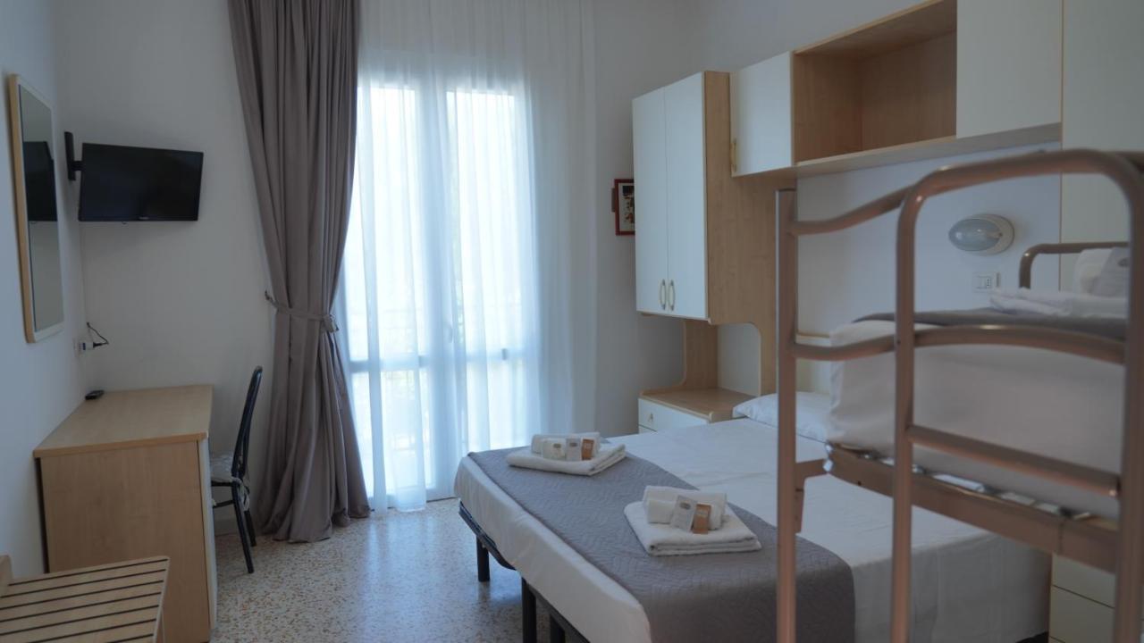 Lively Hotel Bellaria-Igea Marina Buitenkant foto