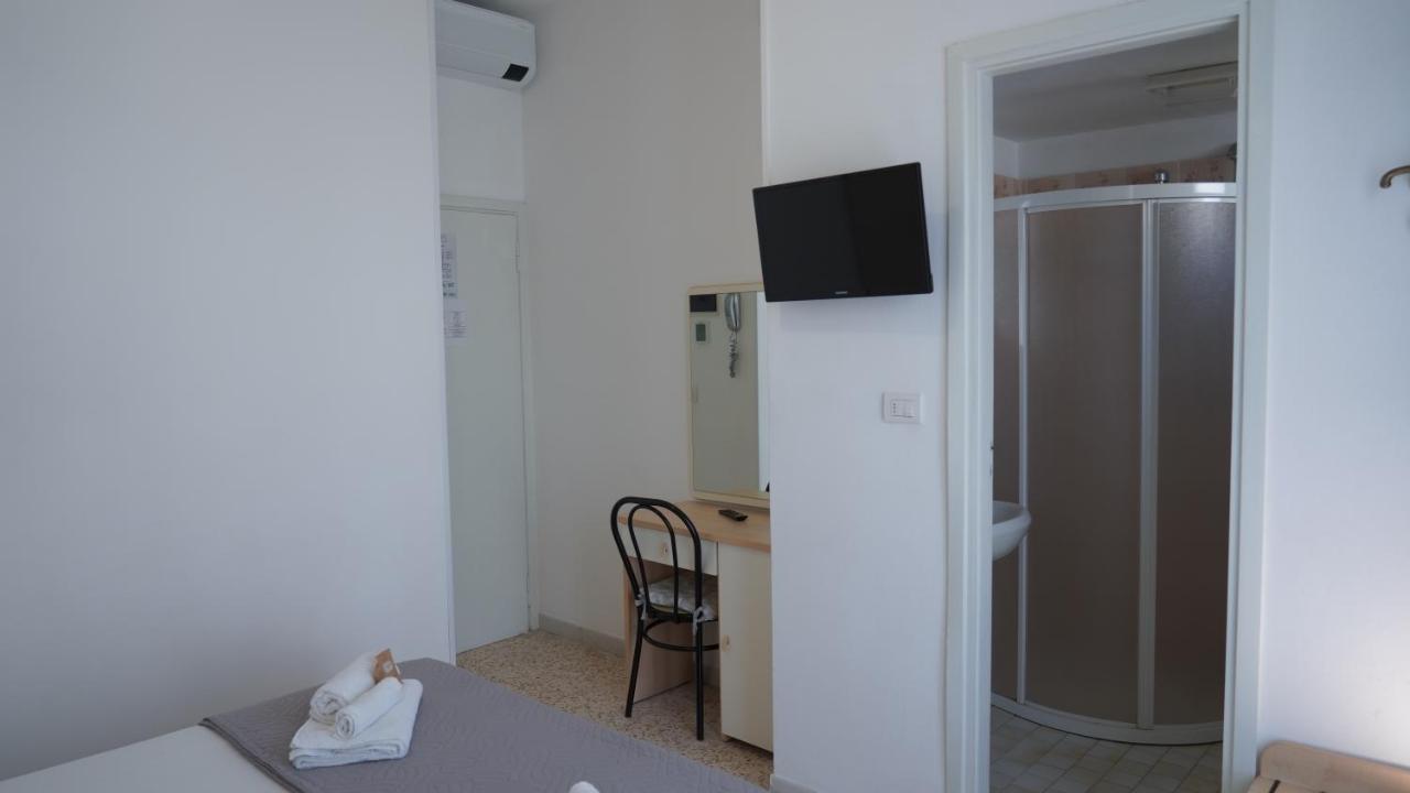 Lively Hotel Bellaria-Igea Marina Buitenkant foto