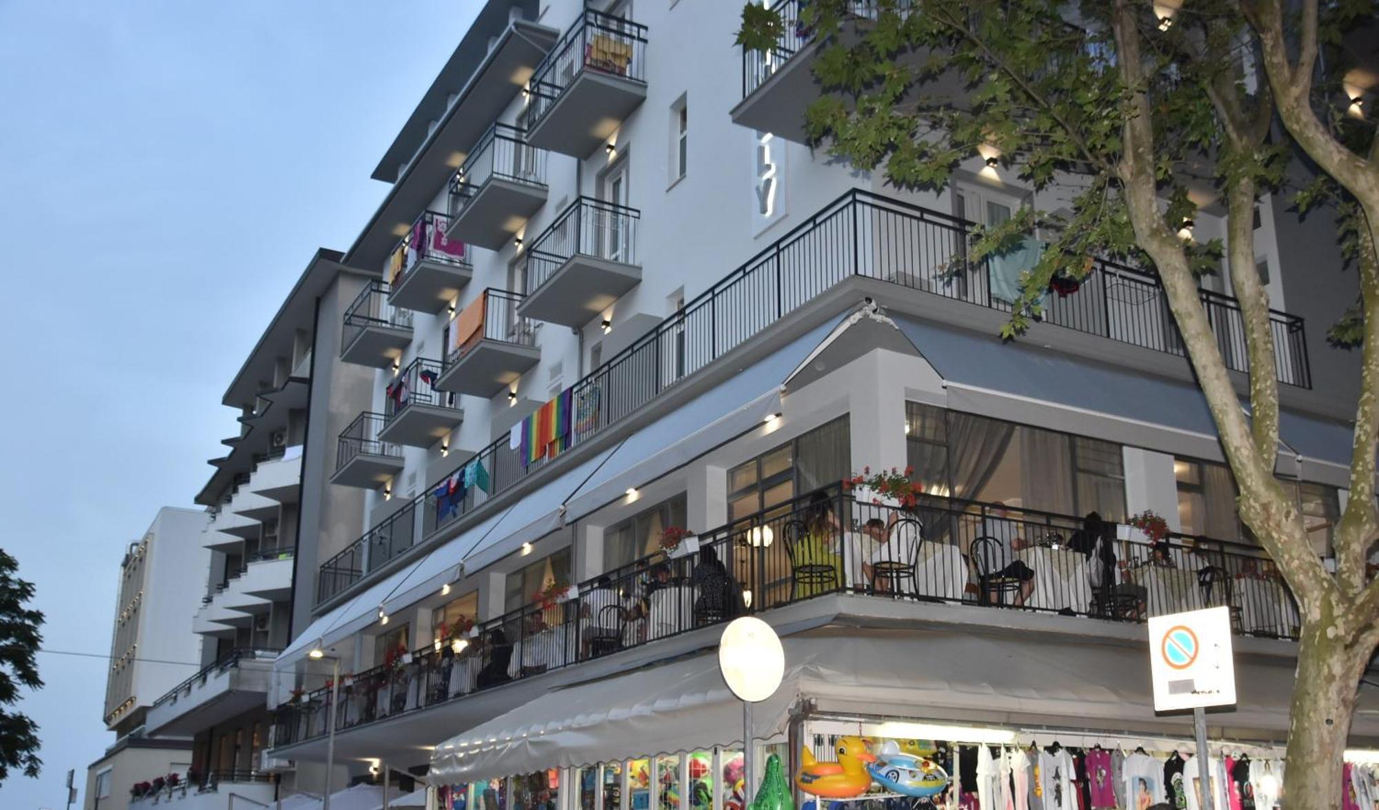 Lively Hotel Bellaria-Igea Marina Buitenkant foto